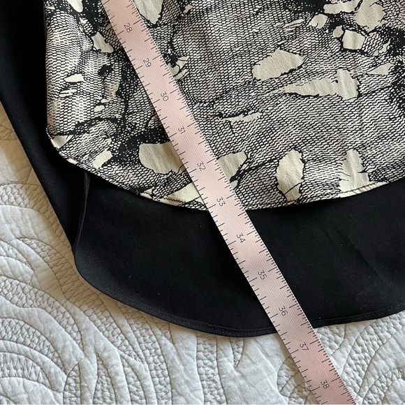 REVOLVE - Funktional - Shift Dress in Pictured - Picture 12 of 12